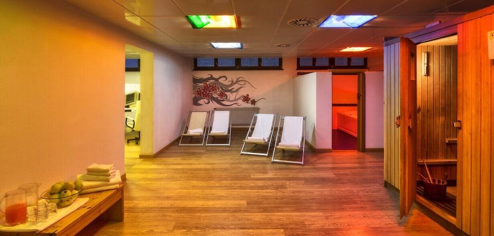 Hotel Club Regina E Fassa Mazzin Exterior foto