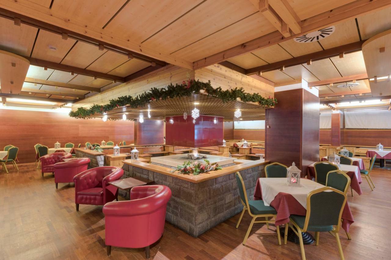 Hotel Club Regina E Fassa Mazzin Exterior foto
